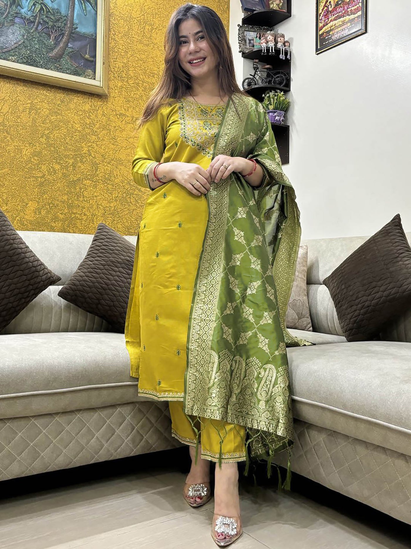 designer made luxury Pakistani suit for womenswear - 3 piece ready-to-wear | PATOLA | PAKISTANI | PUNJABI | SOUTH ASIAN (Copy)