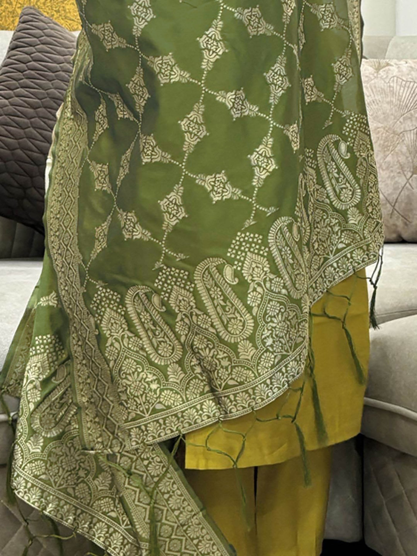 designer made luxury Pakistani suit for womenswear - 3 piece ready-to-wear | PATOLA | PAKISTANI | PUNJABI | SOUTH ASIAN (Copy)