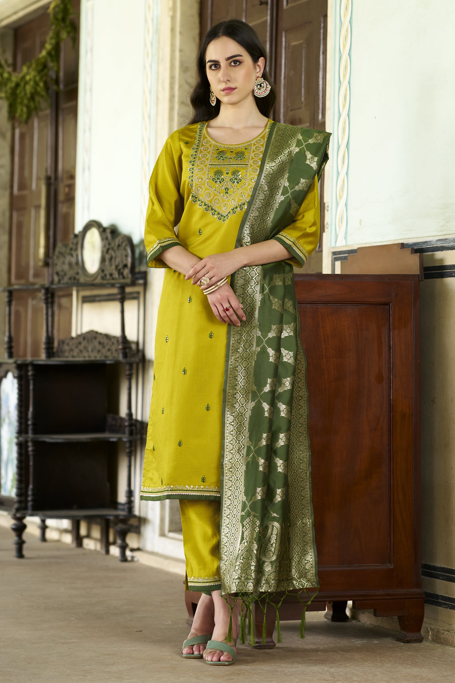 designer made luxury Pakistani suit for womenswear - 3 piece ready-to-wear | PATOLA | PAKISTANI | PUNJABI | SOUTH ASIAN (Copy)